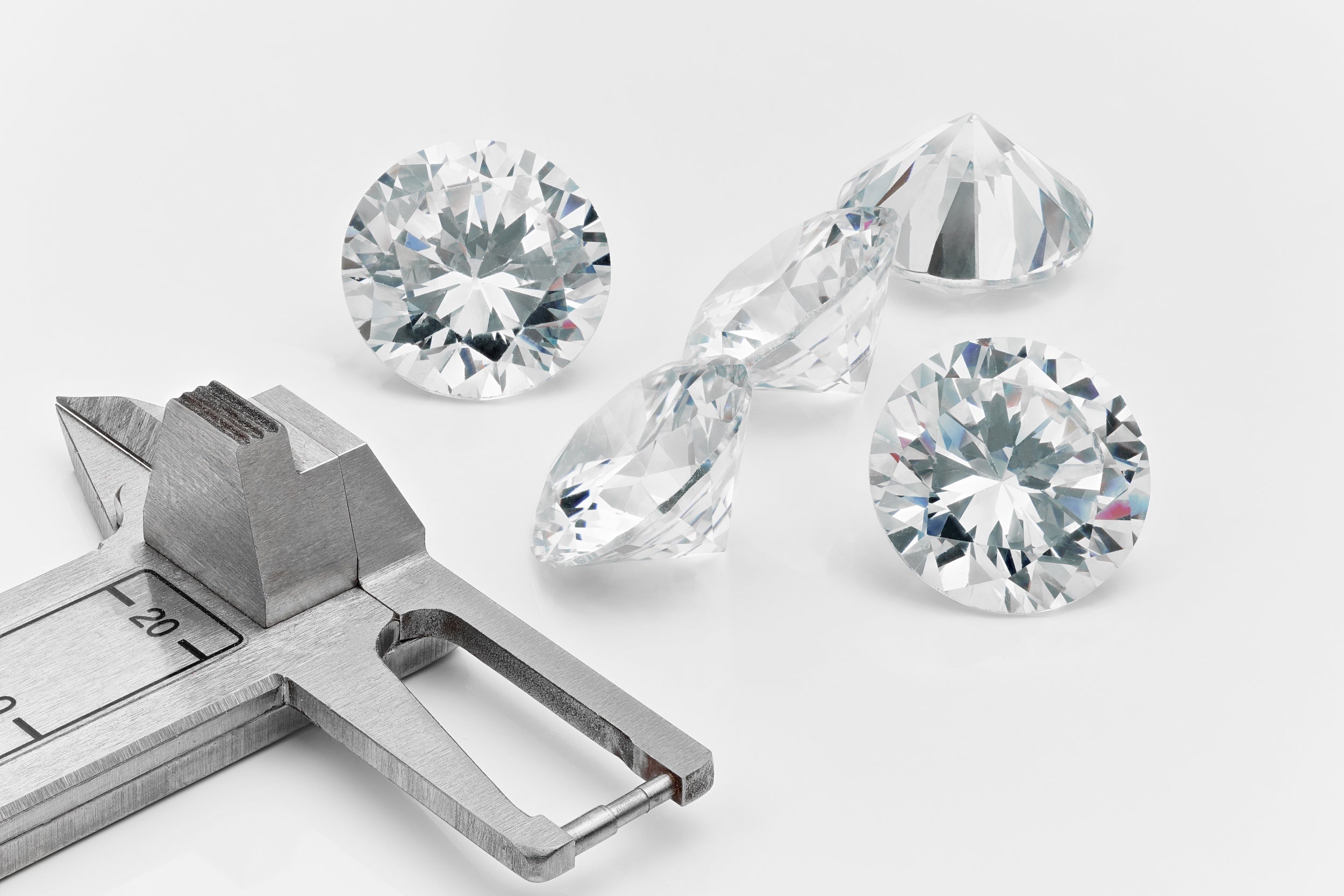 Lab-Grown Diamonds vs. Natural Diamonds | RadiantCarat